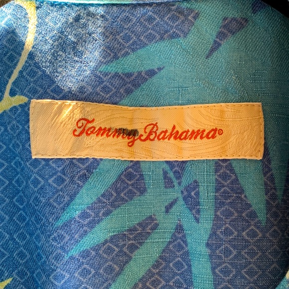 🎉HOST PICK🎉 Vintage Tommy Bahama Silk Aloha Shirt - Small - Picture 6 of 7